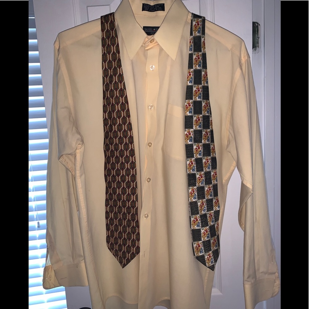 Structure Ties With Matching Shirt